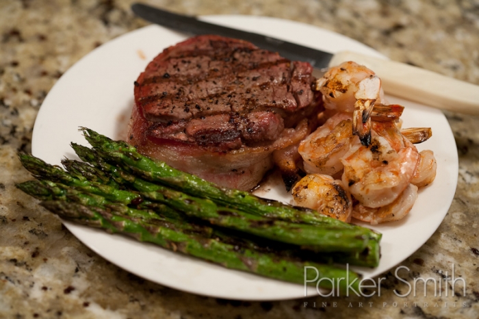 Filet mignon and grilled shrimp with asparagus